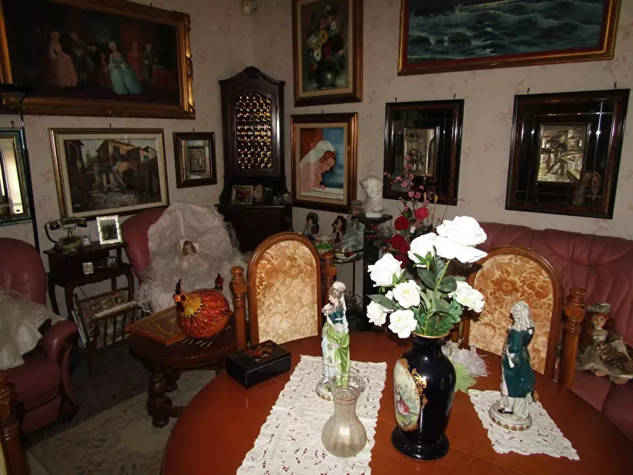 Immagine 13 di Appartamento in vendita  a Carrara