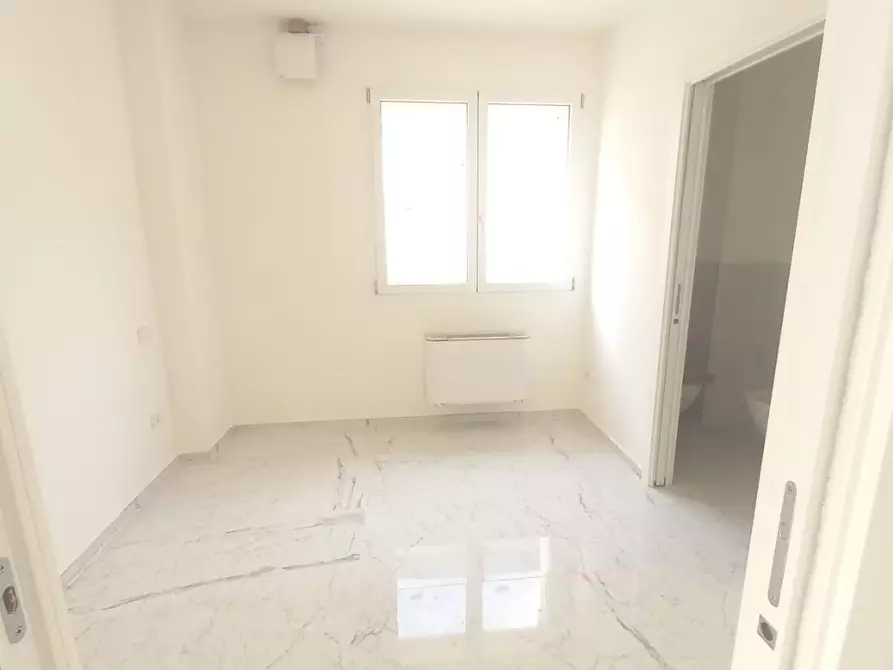 Immagine 37 di Appartamento in vendita  a Camaiore