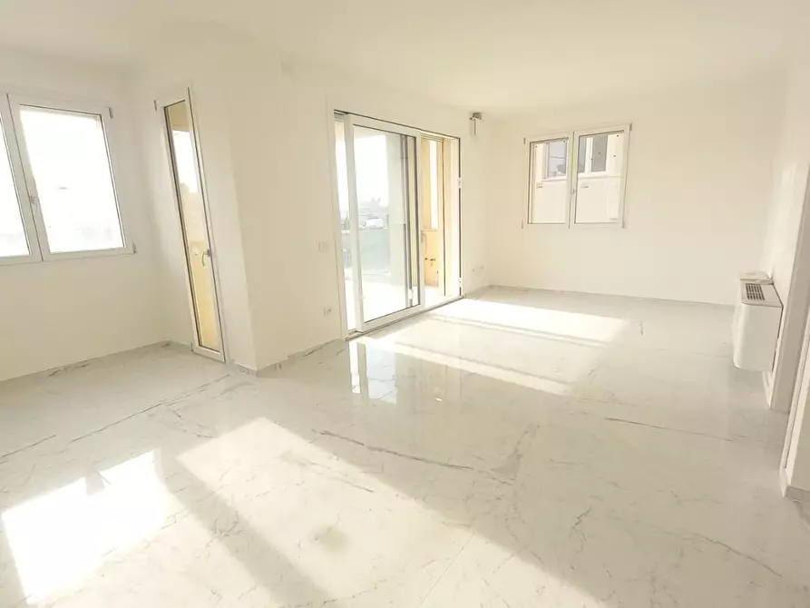 Immagine 5 di Appartamento in vendita  a Camaiore