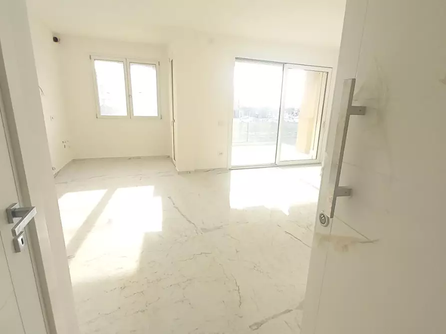 Immagine 51 di Appartamento in vendita  a Camaiore