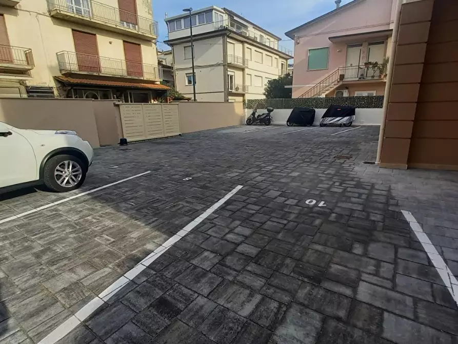 Immagine 58 di Appartamento in vendita  a Camaiore