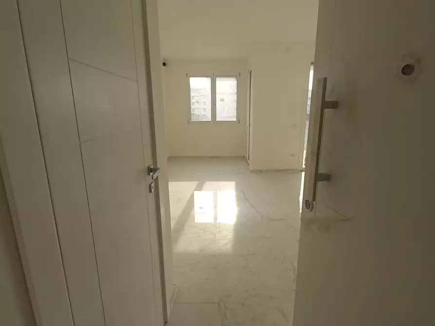 Immagine 2 di Appartamento in vendita  a Camaiore