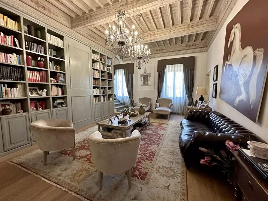 Immagine 8 di Villa in vendita  a Cascina