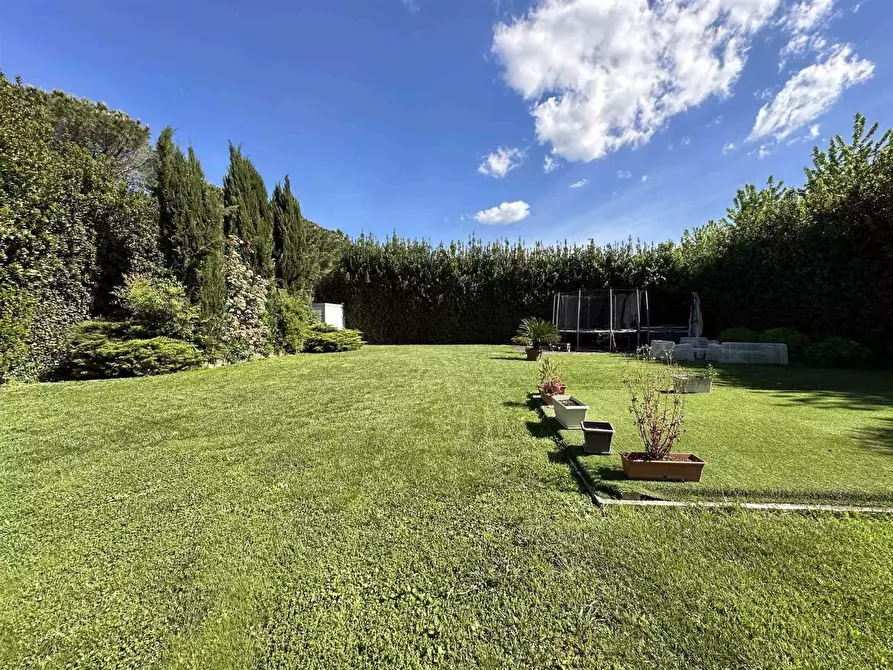 Immagine 19 di Villa in vendita  a Cascina