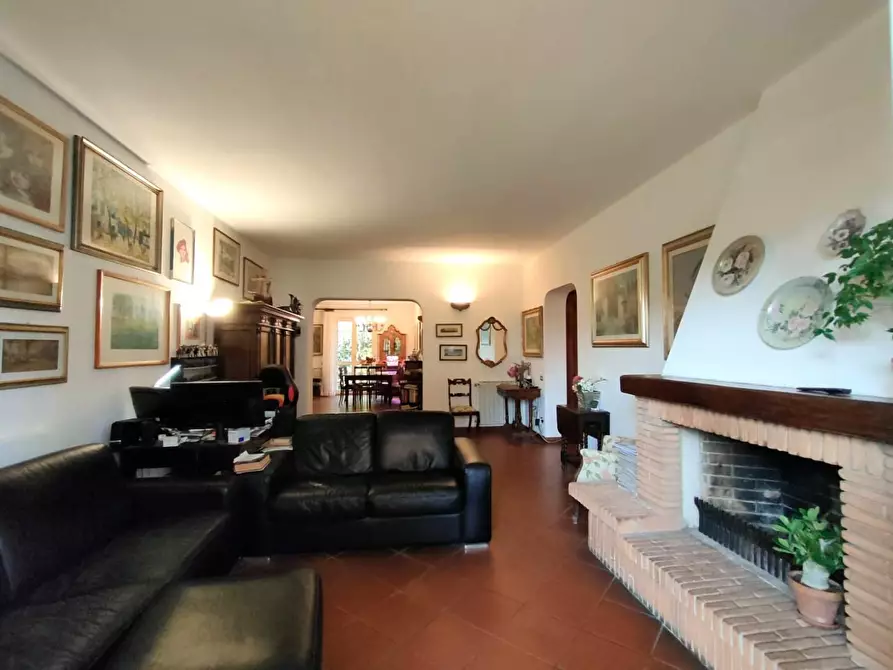 Immagine 3 di Appartamento in vendita  a Massa