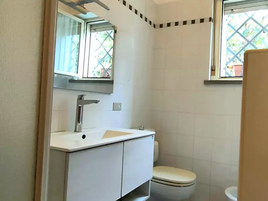 Immagine 10 di Appartamento in vendita  a Massa