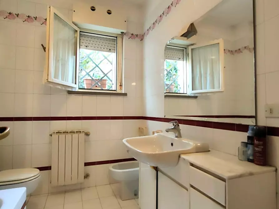 Immagine 9 di Appartamento in vendita  a Massa