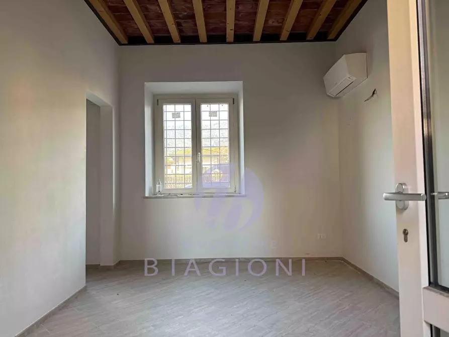 Immagine 3 di Villetta a schiera in vendita  a Pietrasanta