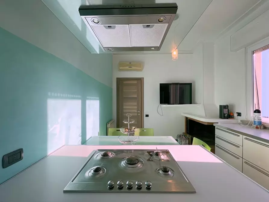 Immagine 15 di Casa indipendente in vendita  a Camaiore