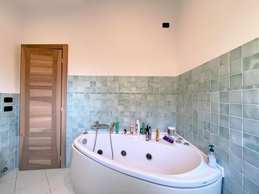 Immagine 25 di Casa indipendente in vendita  a Camaiore