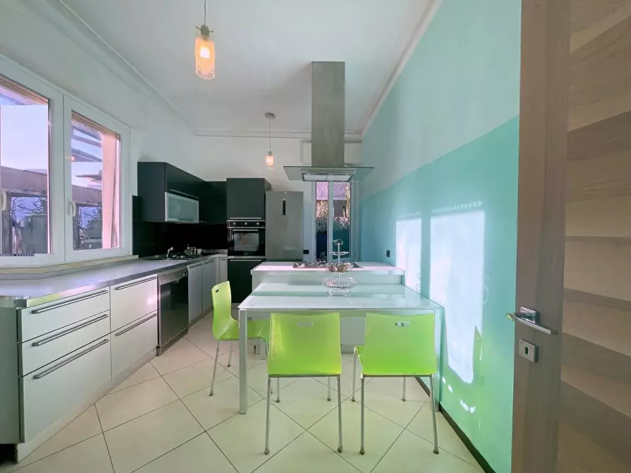 Immagine 11 di Casa indipendente in vendita  a Camaiore