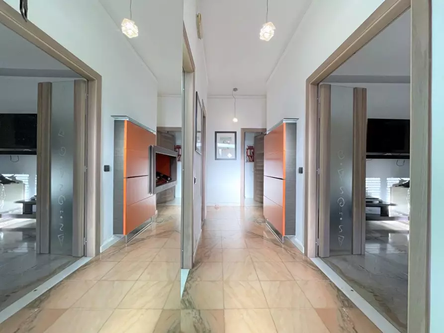 Immagine 2 di Casa indipendente in vendita  a Camaiore