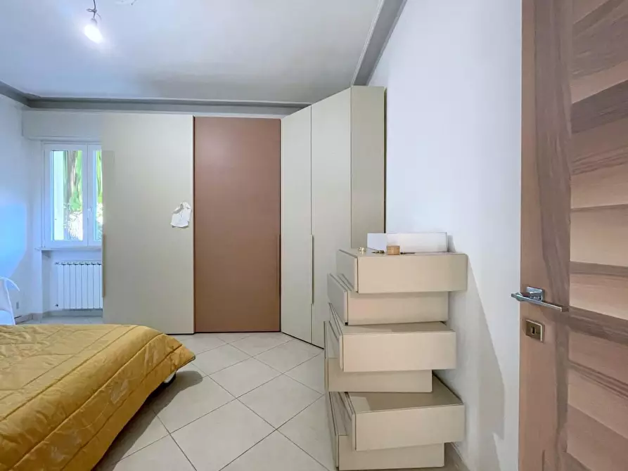 Immagine 38 di Casa indipendente in vendita  a Camaiore