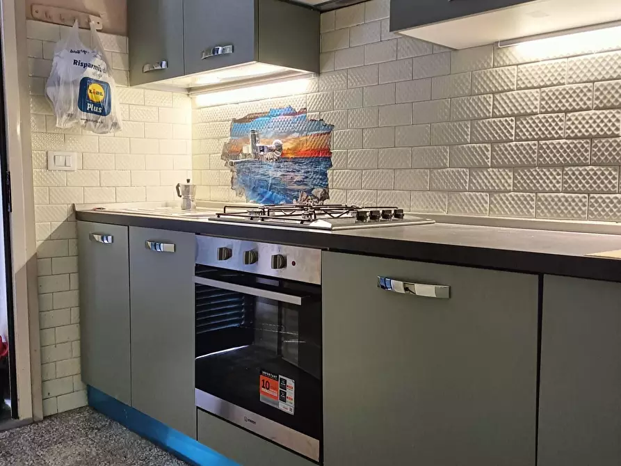 Immagine 4 di Appartamento in vendita  a Massa