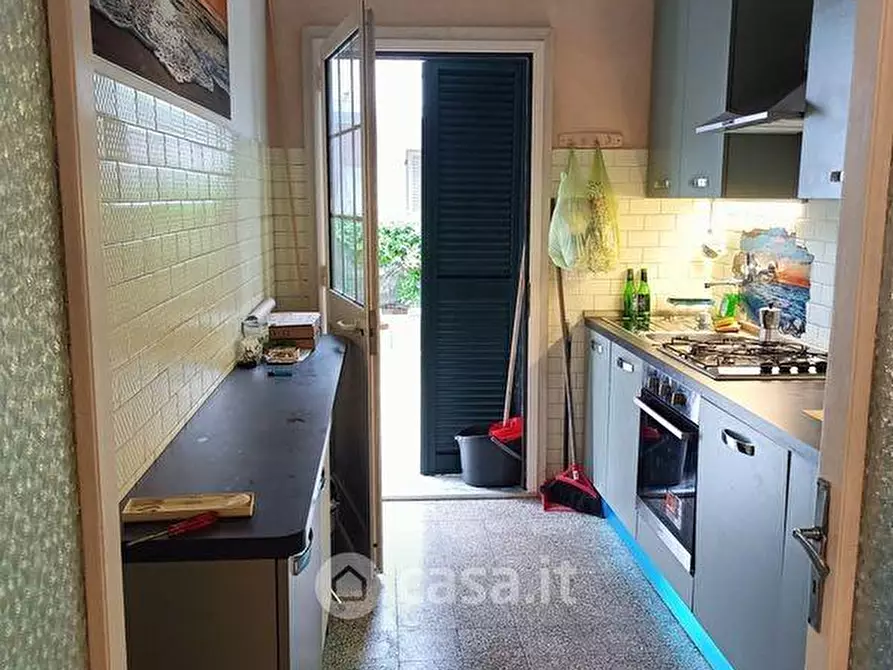 Immagine 2 di Appartamento in vendita  a Massa