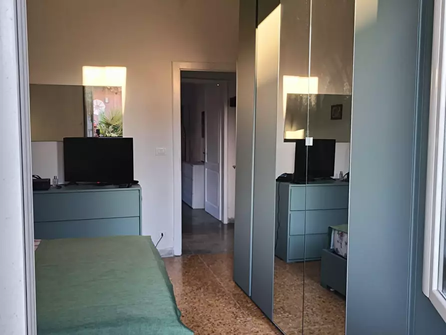 Immagine 9 di Appartamento in vendita  a Massa