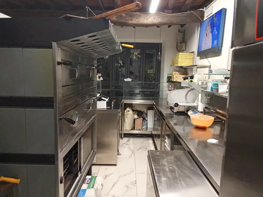 Immagine 3 di Bar / Ristorante in vendita  a Massa