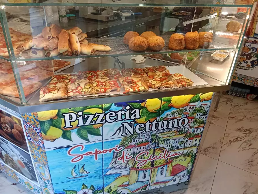 Immagine 5 di Bar / Ristorante in vendita  a Massa