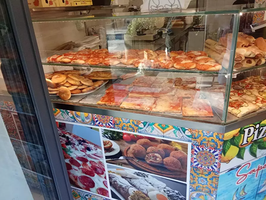 Immagine 6 di Bar / Ristorante in vendita  a Massa