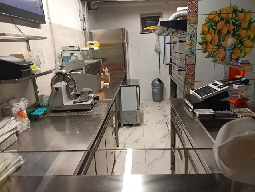 Immagine 4 di Bar / Ristorante in vendita  a Massa