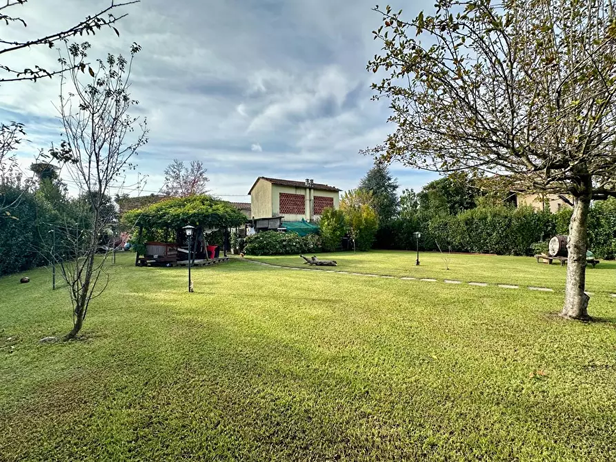 Immagine 42 di Casa indipendente in vendita  a Lucca