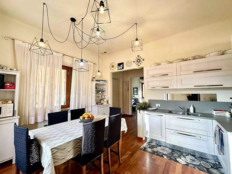 Immagine 51 di Casa indipendente in vendita  a Lucca