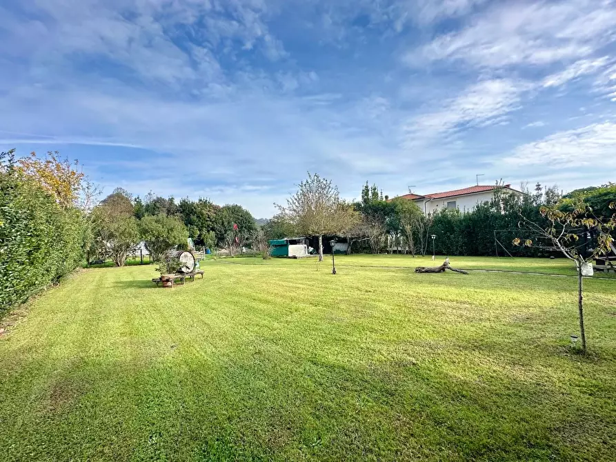Immagine 2 di Casa indipendente in vendita  a Lucca