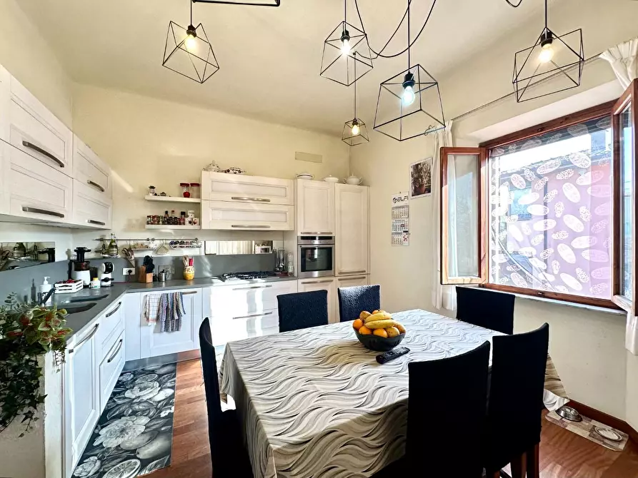 Immagine 50 di Casa indipendente in vendita  a Lucca