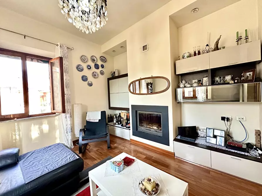 Immagine 49 di Casa indipendente in vendita  a Lucca