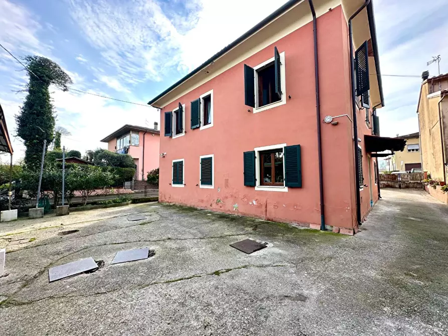 Immagine 35 di Casa indipendente in vendita  a Lucca