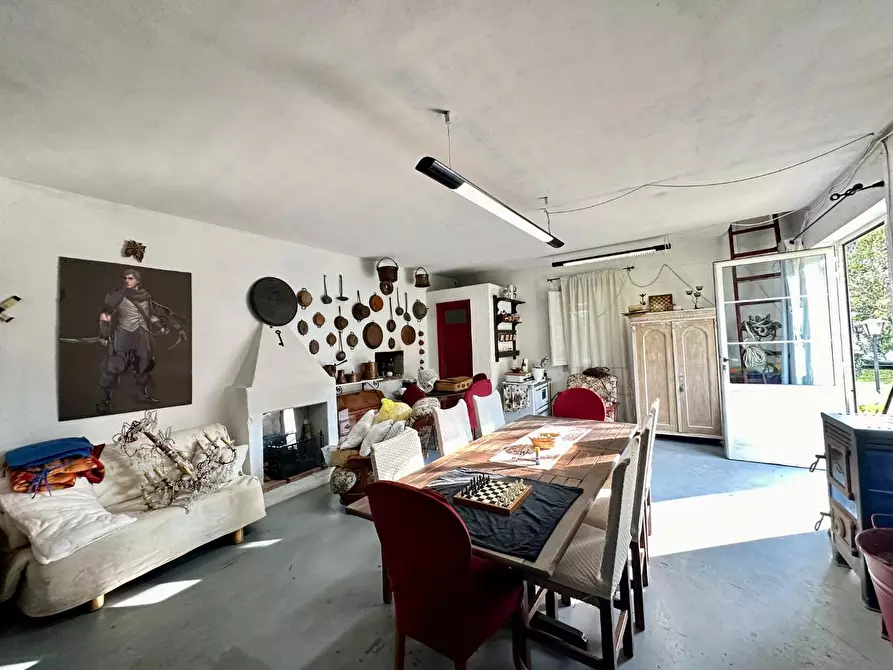 Immagine 39 di Casa indipendente in vendita  a Lucca