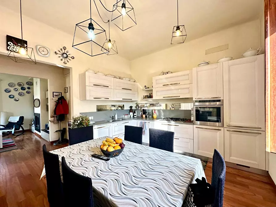 Immagine 10 di Casa indipendente in vendita  a Lucca