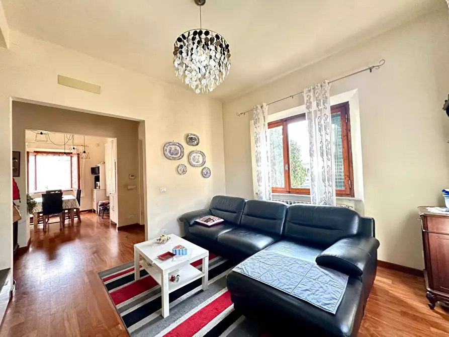 Immagine 7 di Casa indipendente in vendita  a Lucca