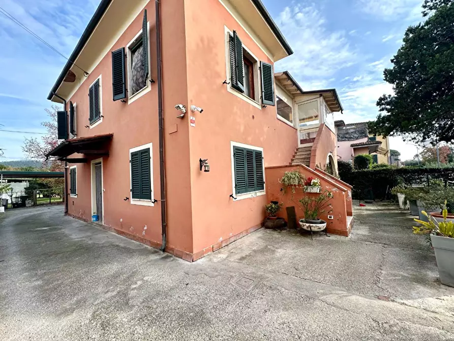 Immagine 34 di Casa indipendente in vendita  a Lucca