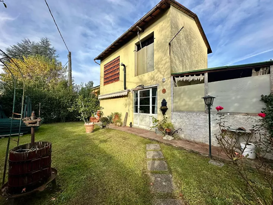 Immagine 62 di Casa indipendente in vendita  a Lucca
