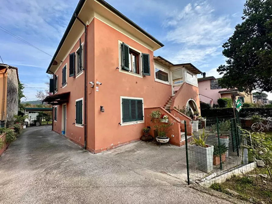 Immagine 44 di Casa indipendente in vendita  a Lucca