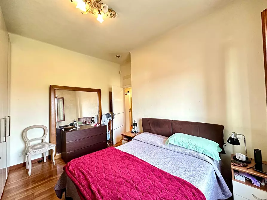 Immagine 15 di Casa indipendente in vendita  a Lucca