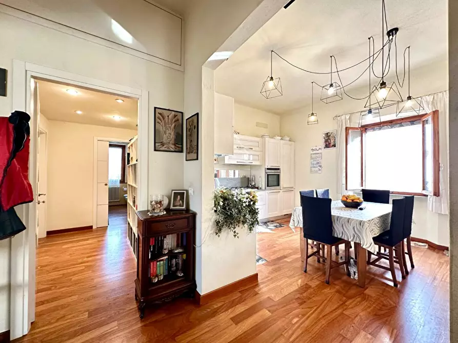 Immagine 8 di Casa indipendente in vendita  a Lucca