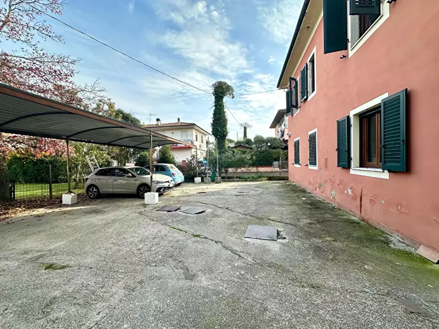 Immagine 46 di Casa indipendente in vendita  a Lucca