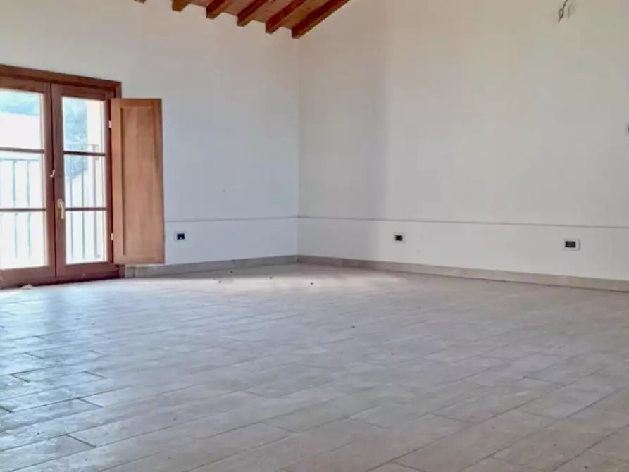 Immagine 12 di Appartamento in vendita  a San Giuliano Terme