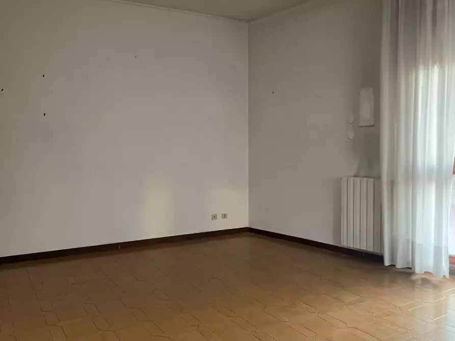 Immagine 4 di Appartamento in vendita  a Carrara