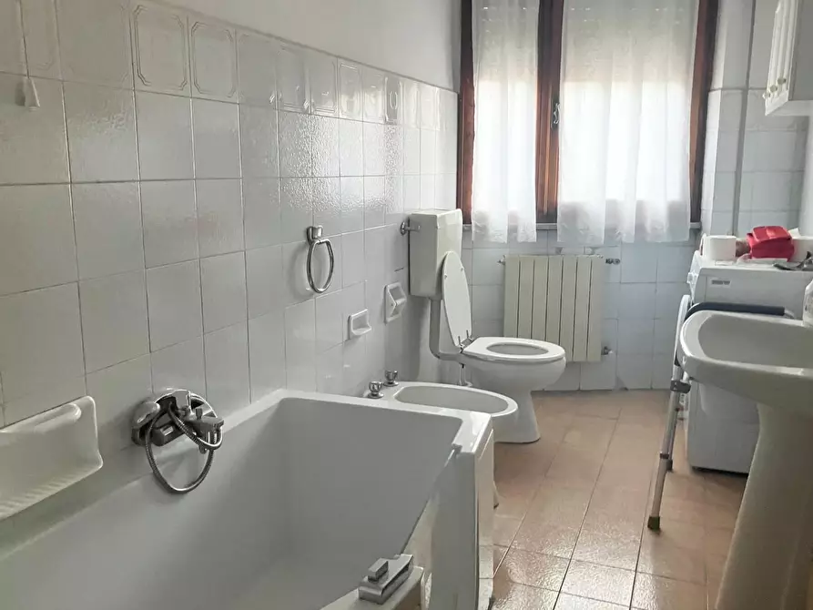 Immagine 22 di Appartamento in vendita  a Carrara