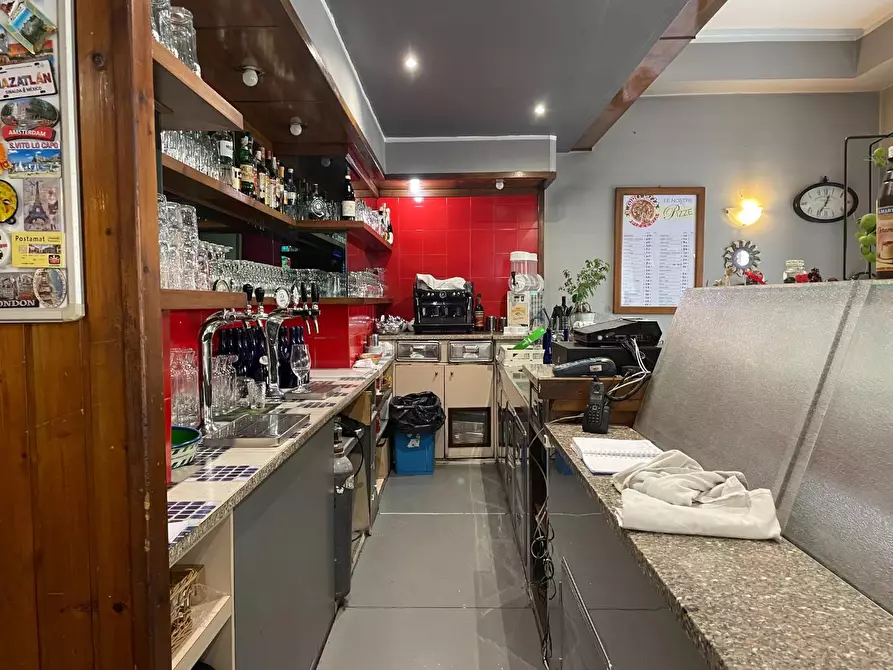 Immagine 14 di Locale commerciale in vendita  a Cavour