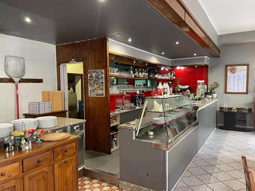 Immagine 4 di Locale commerciale in vendita  a Cavour