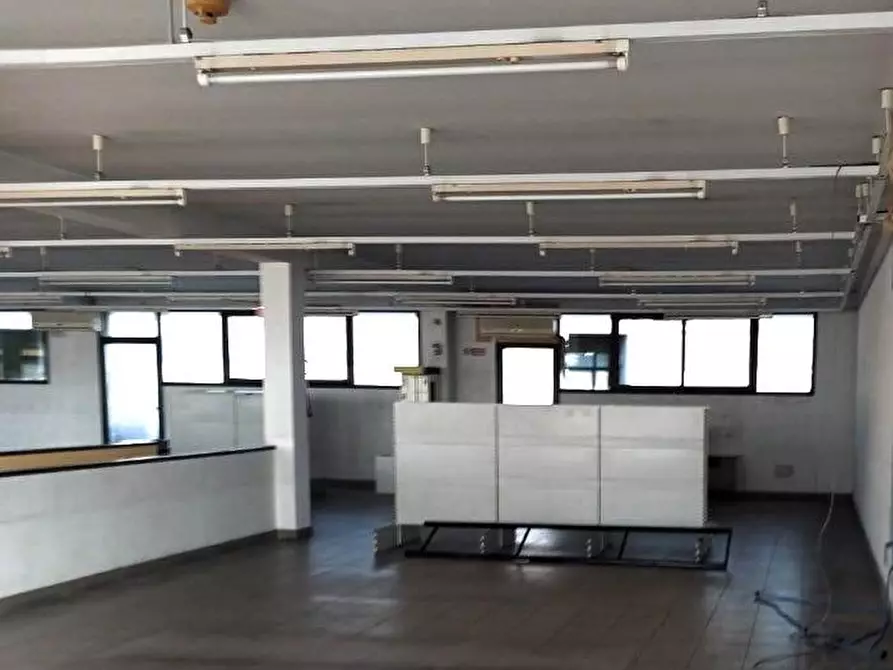 Immagine 11 di Capannone industriale in vendita  a Pontedera