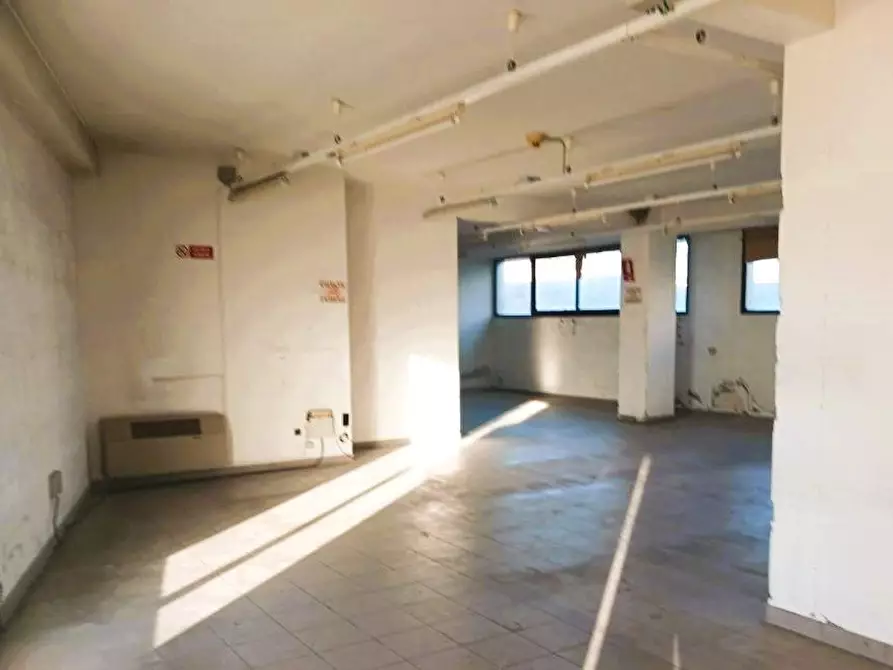 Immagine 6 di Capannone industriale in vendita  a Pontedera
