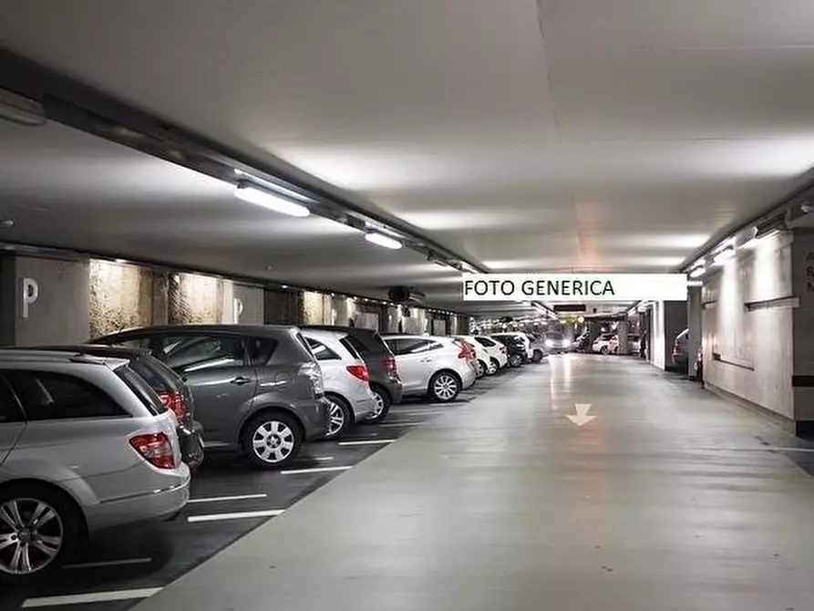 Immagine 1 di Garage in affitto  a Pisa