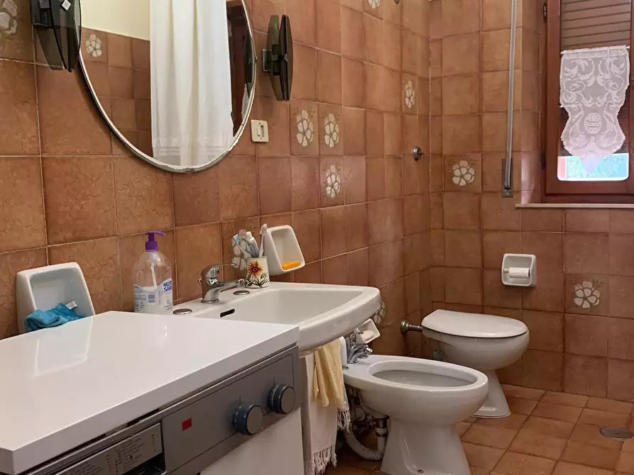 Immagine 25 di Appartamento in vendita  a Semproniano