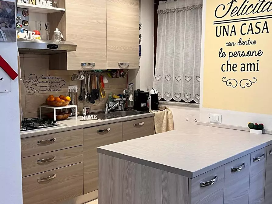 Immagine 2 di Villetta a schiera in vendita  a Podenzana