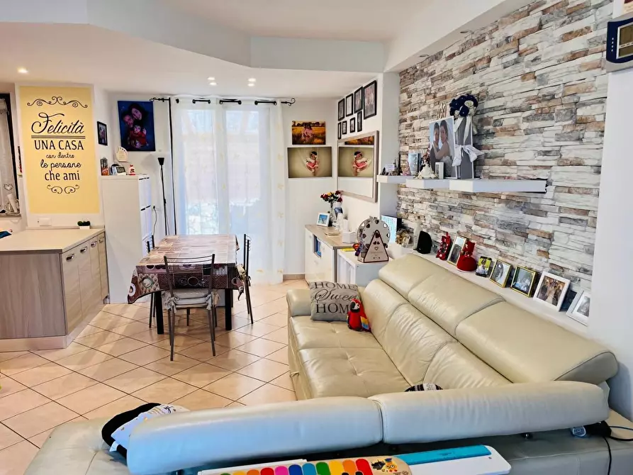 Immagine 4 di Villetta a schiera in vendita  a Podenzana